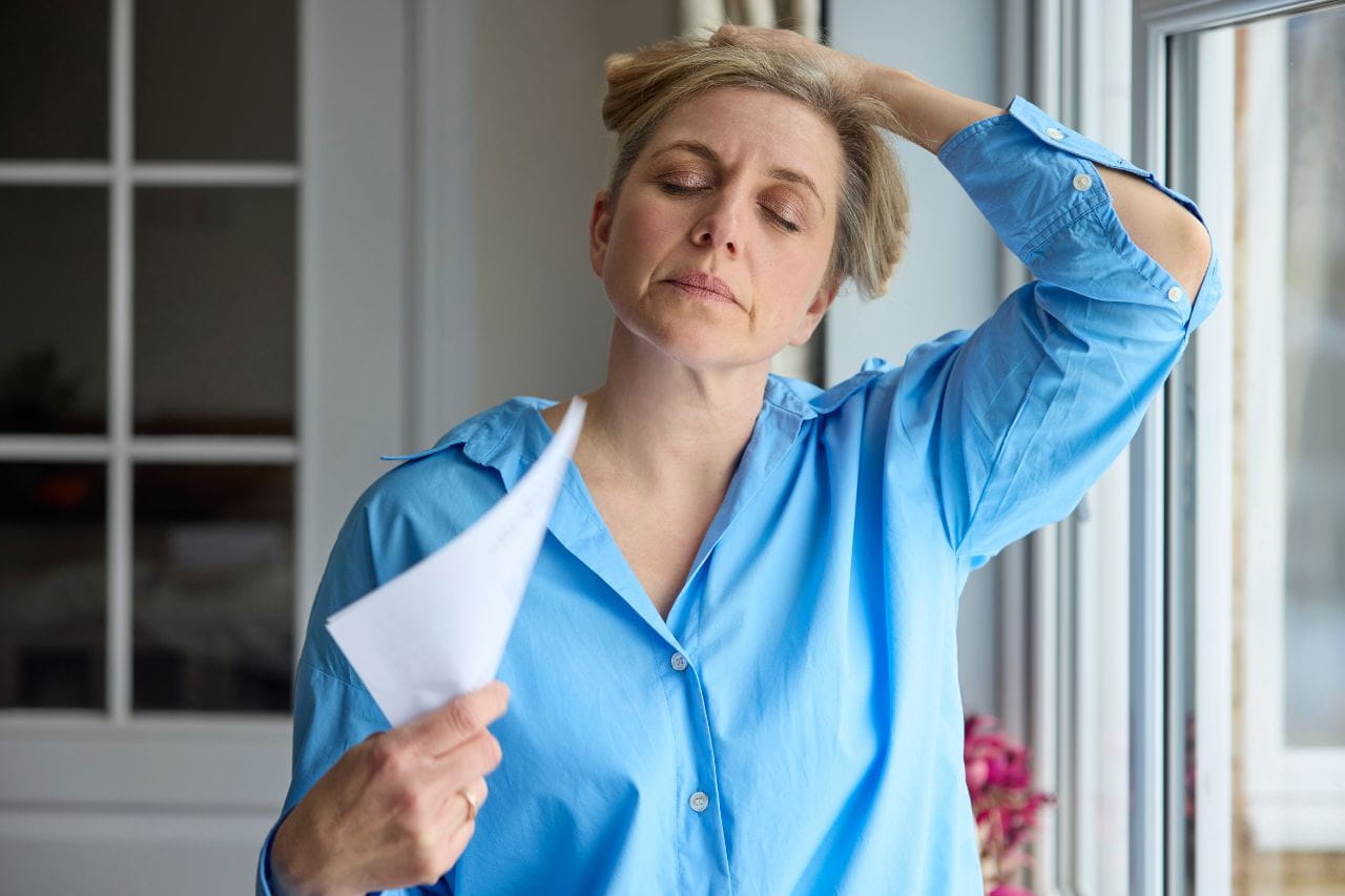 low estrogen symptoms in woman