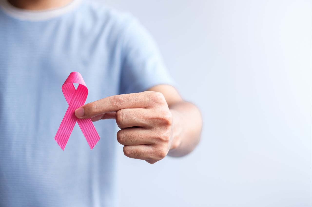 male vs female breast cancer