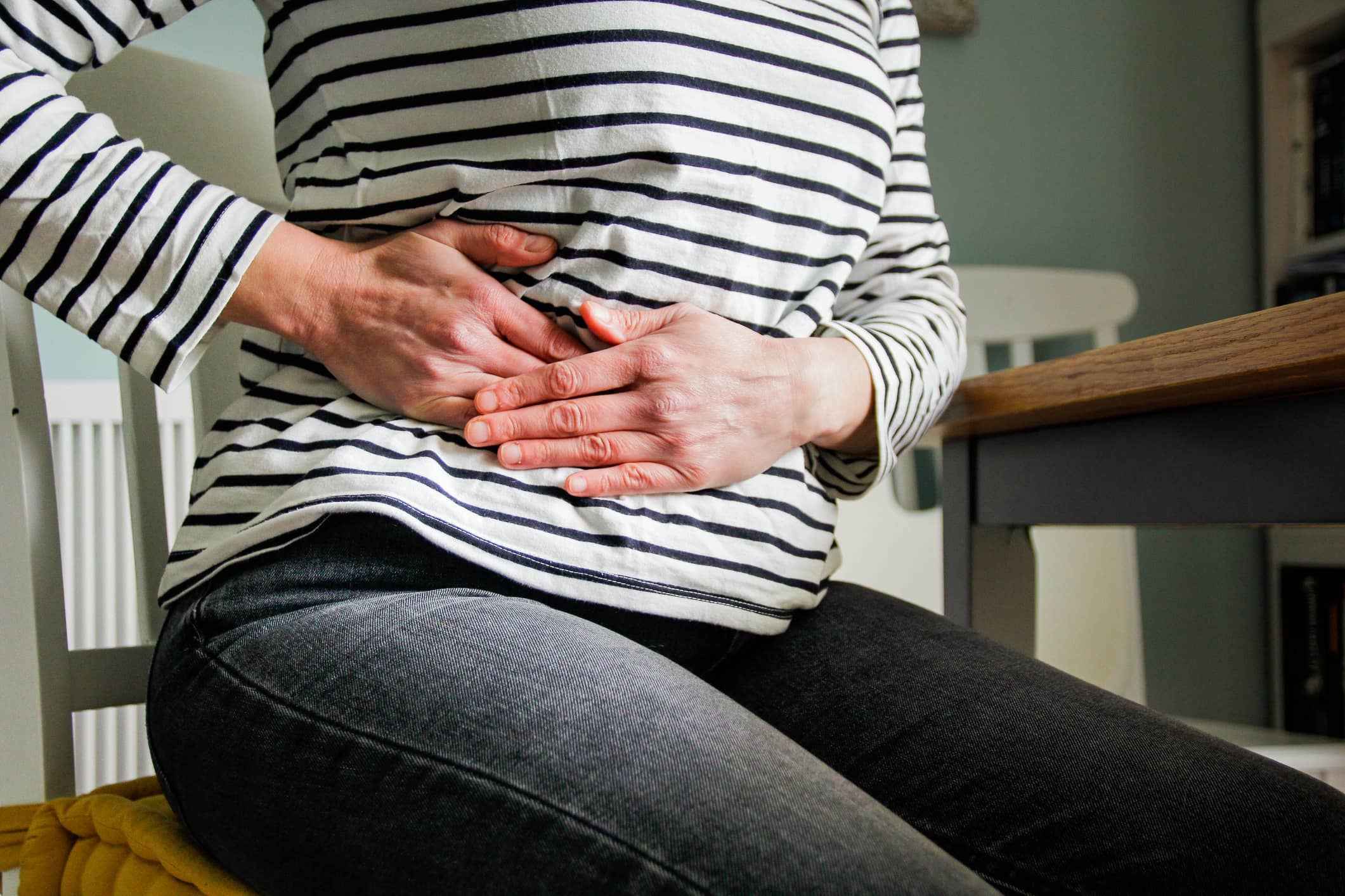 Woman with pain near her ovaries